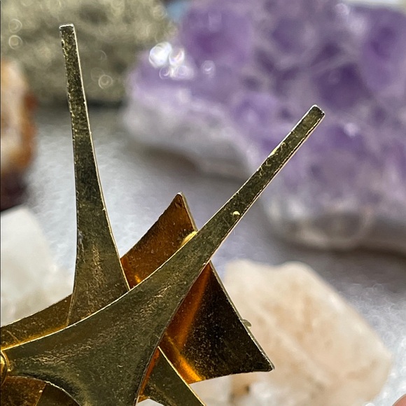 2.15.26-12 Vintage Gold & Black Brooch & Clip Earrings Set - Picture 8 of 16